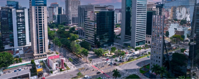 Av. Brig. Faria Lima: 450 m