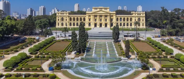 Museu do Ipiranga: 10 min